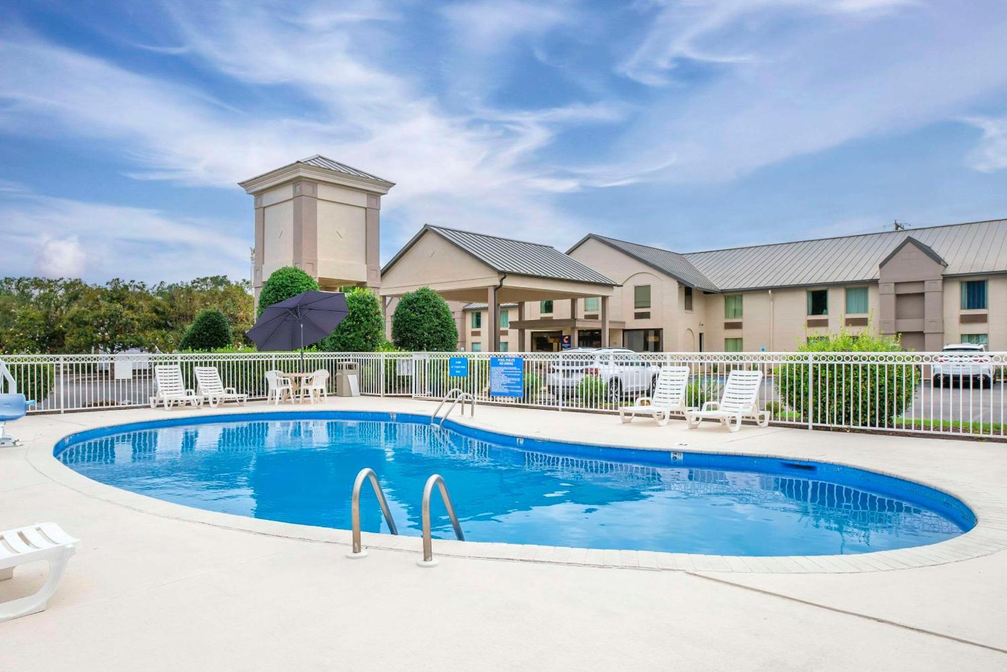 Comfort Inn Petersburg Near Fort Gregg-Adams Exterior photo