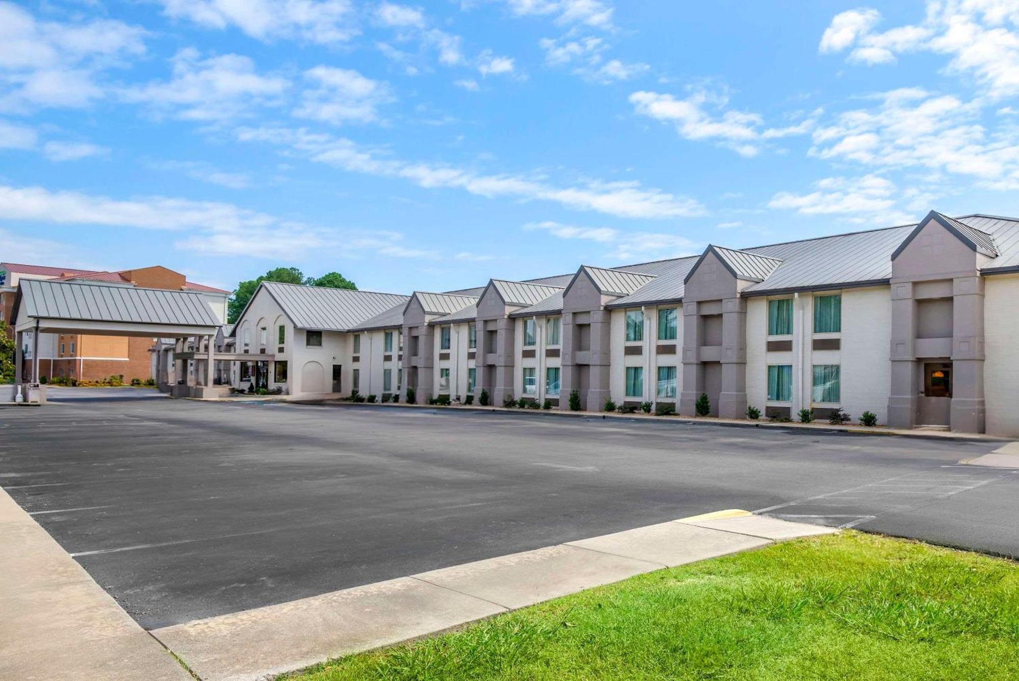 Comfort Inn Petersburg Near Fort Gregg-Adams Exterior photo