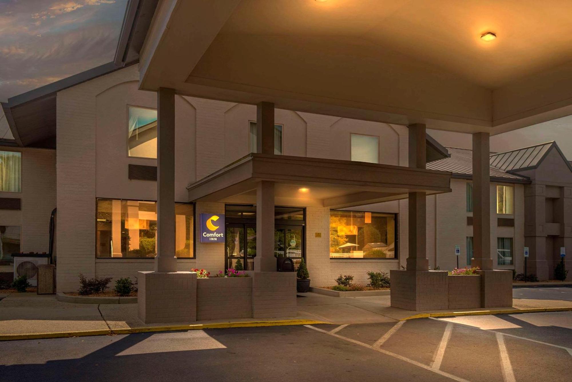 Comfort Inn Petersburg Near Fort Gregg-Adams Exterior photo