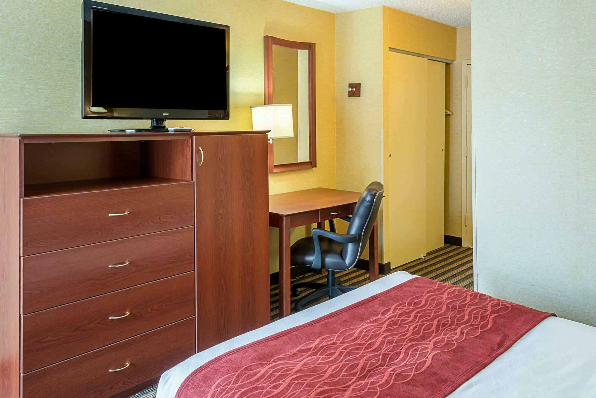 Comfort Inn Petersburg Near Fort Gregg-Adams Exterior photo