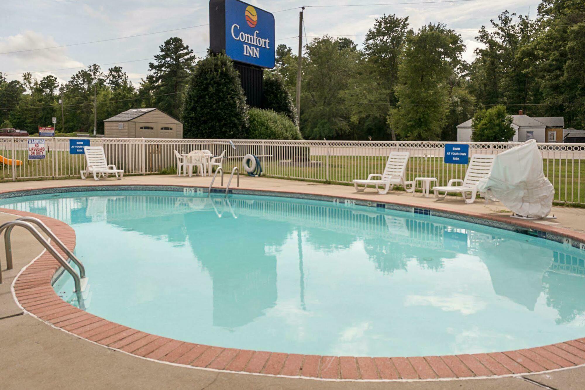 Comfort Inn Petersburg Near Fort Gregg-Adams Exterior photo